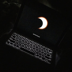 将振动器抵在小核上
